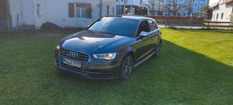 Grau Gebraucht 2014 Audi S3 Sport Limousine | 15.800 € (Fairer Preis) - Bild 1/4