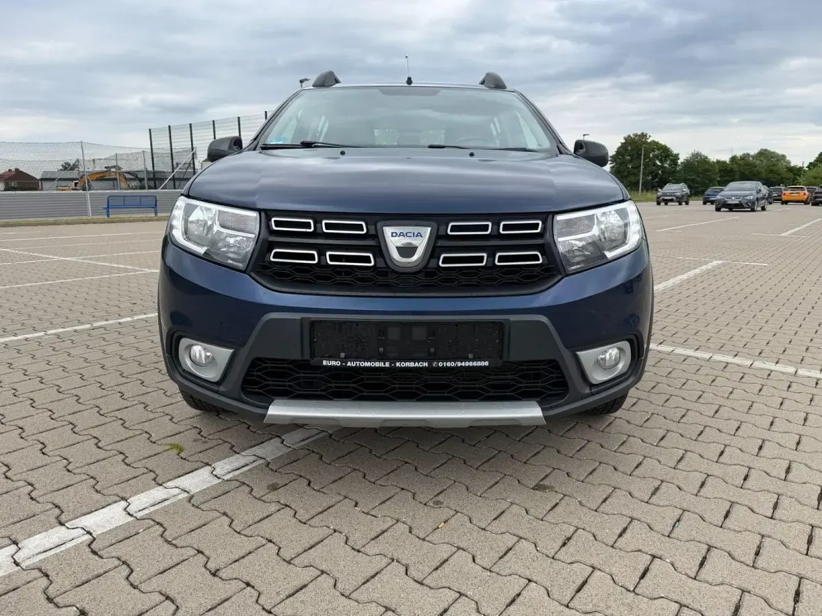 Gebraucht Dacia Sandero Celebration 90 PS (66 kW) 2018 Blau SUV