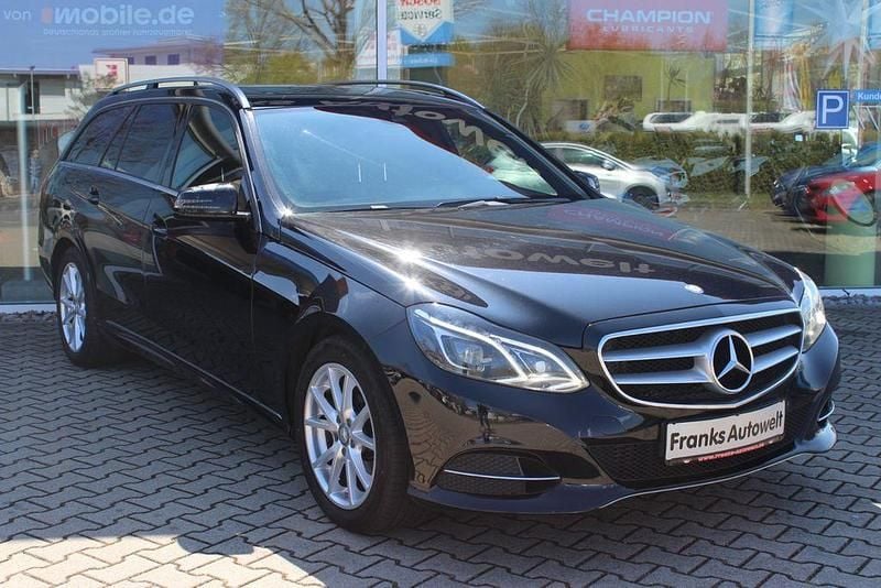 Gebraucht Mercedes E350 Avantgarde 258 PS (189 kW) 2014 Obsidianschwarz (metallic) Kombi