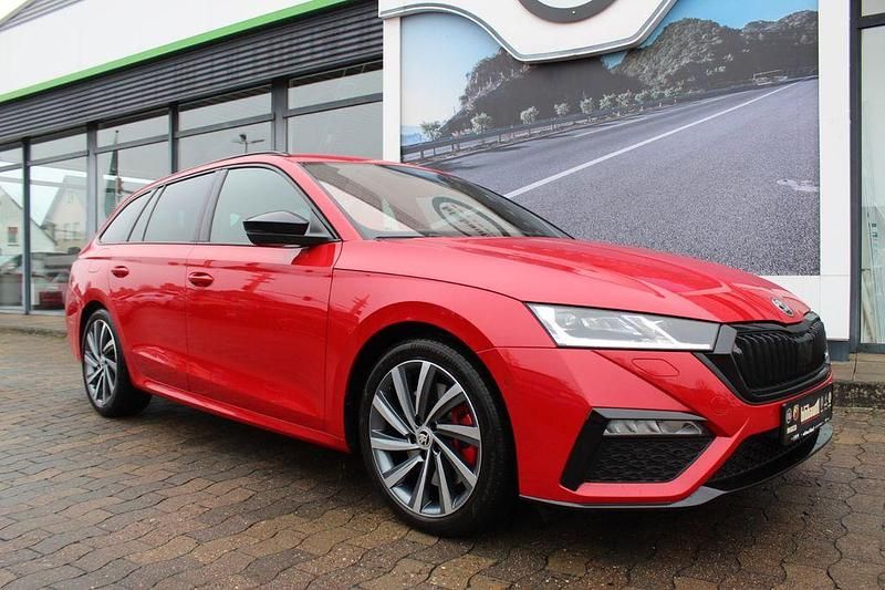 Gebraucht Skoda Octavia First Edition 245 PS (180 kW) 2021 Rot Kombi