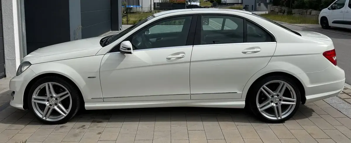 Gebraucht Mercedes C180 Avantgarde 156 PS (114 kW) 2012 Weiß Limousine
