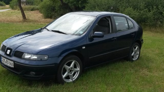 Gebraucht Seat Leon Stella 101 PS (74 kW) 2000 Blau metallic Limousine