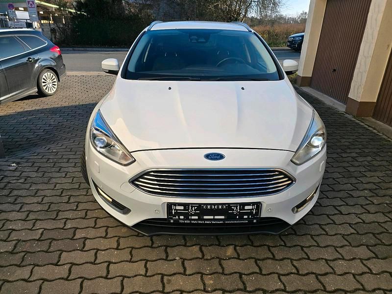 Gebraucht Ford Focus Titanium 125 PS (91 kW) 2015 Weiß Kombi