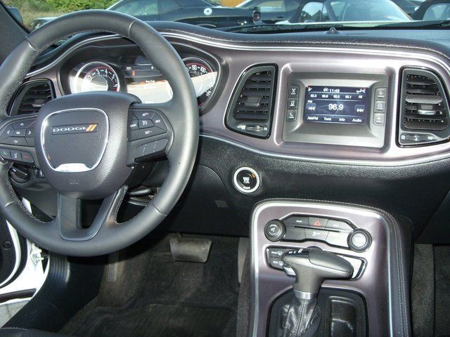 Gebraucht Dodge Challenger 305 PS (224 kW) 2015 Weiß Coupé