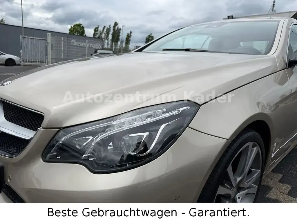 Gebraucht Mercedes E200 184 PS (135 kW) 2014 Aragonitsilver Coupé