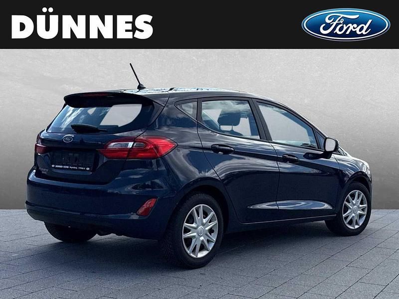 Gebraucht Ford Fiesta Titanium 155 PS (114 kW) 2018 Weiß (frostweiß) Kleinwagen