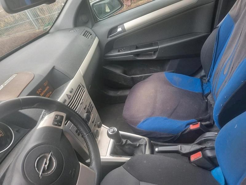 Gebraucht Opel Astra 115 PS (84 kW) 2007 Schwarz Limousine