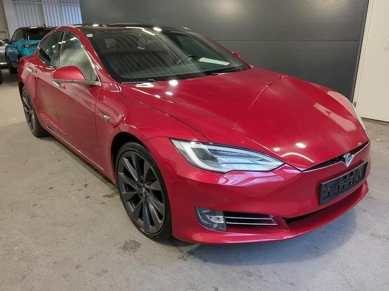 Rot Gebraucht 2019 Tesla Model S Kleinwagen | 27.420 € (Guter Preis) - Bild 1/4