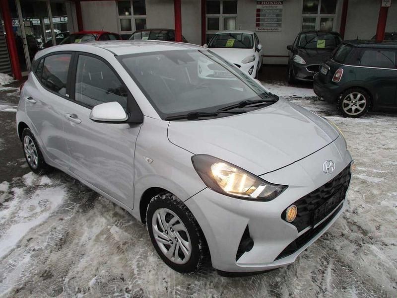 Gebraucht Hyundai i10 Select 67 PS (49 kW) 2021 Silber Kleinwagen
