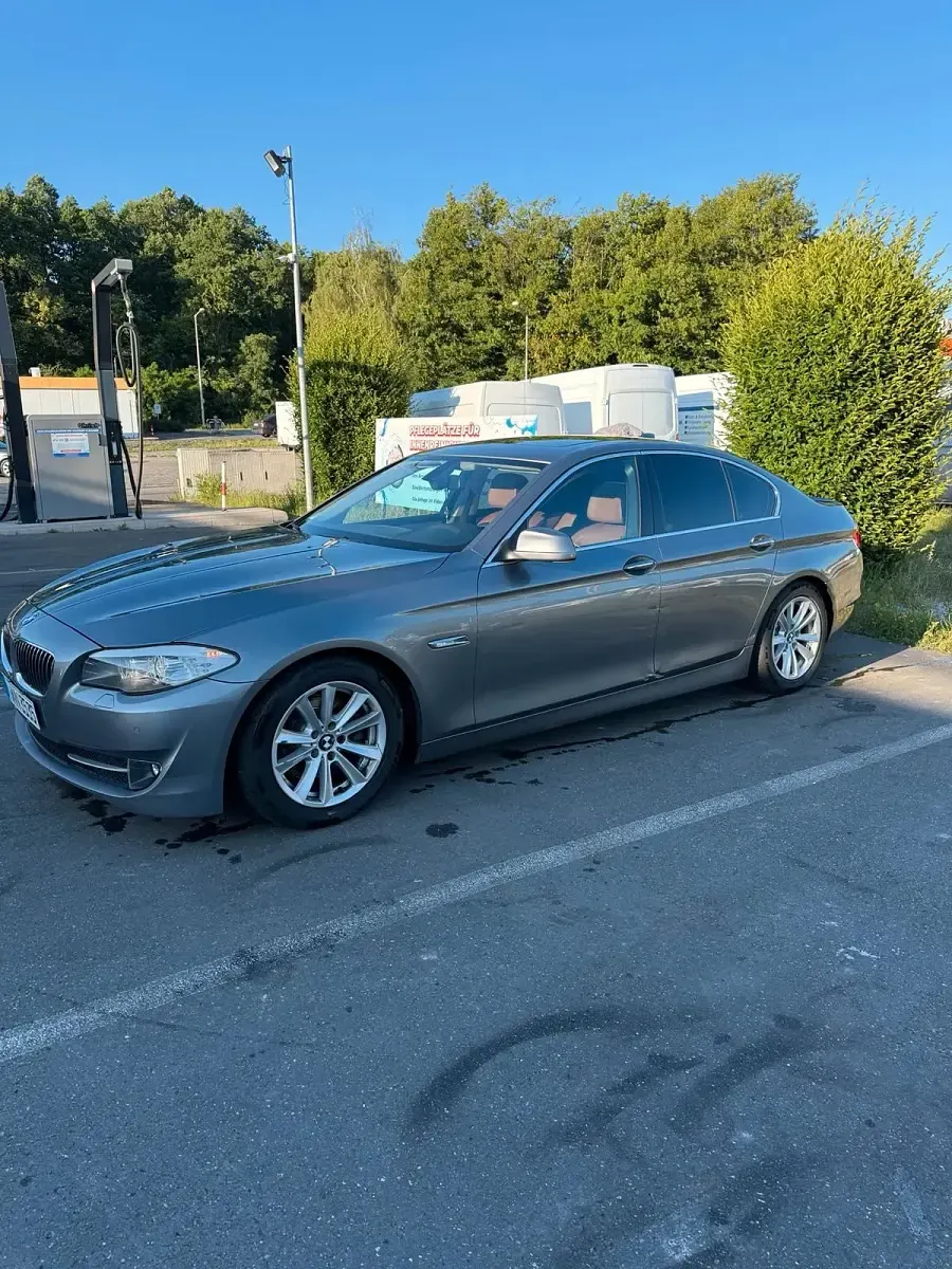 Gebraucht BMW 523 204 PS (150 kW) 2011 Grau Limousine