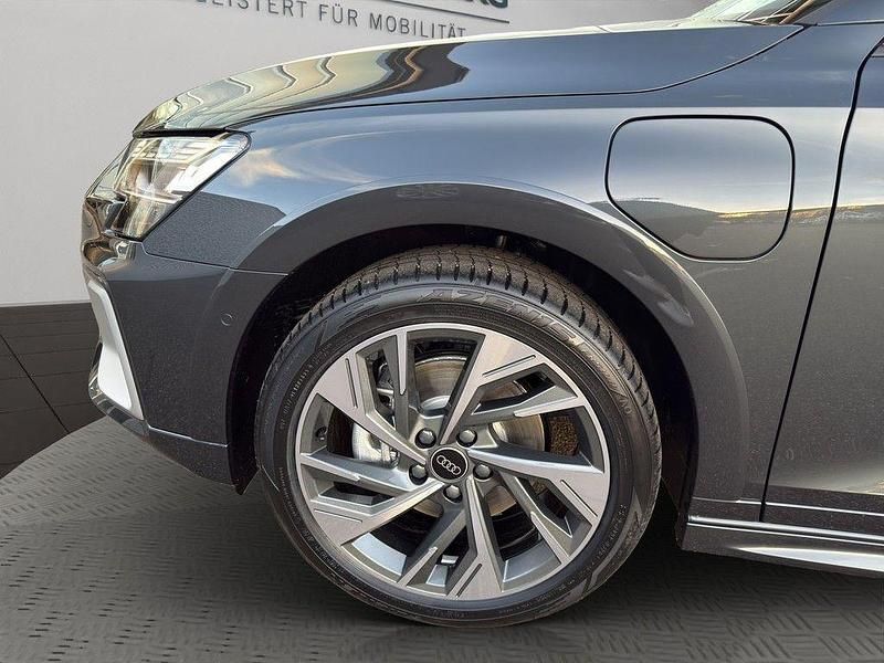 Gebraucht Audi A3 e-tron Sport 150 PS (110 kW) 2025 Grau Kleinwagen