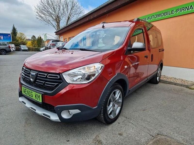 Gebraucht Dacia Dokker Stepway 131 PS (96 kW) 2021 Rot Van / Kleinbus