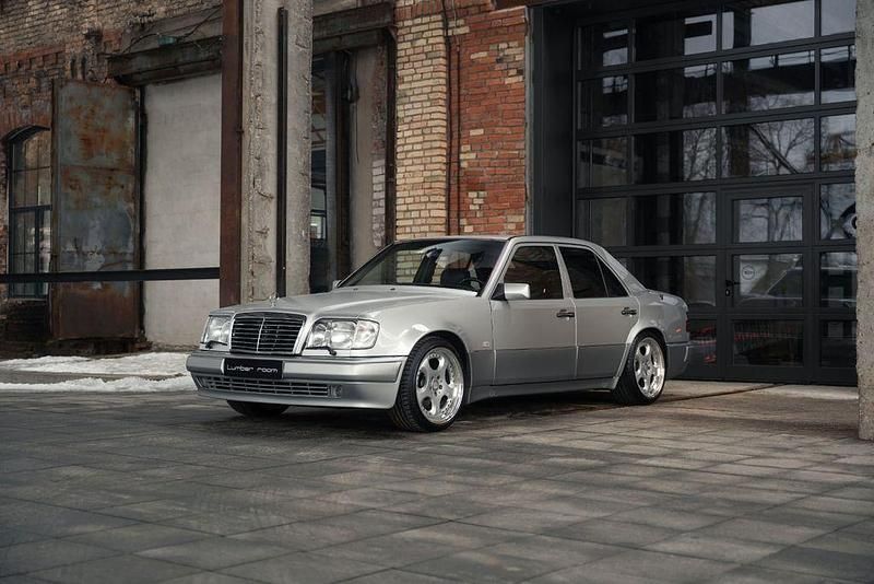 Gebraucht Mercedes E500 322 PS (236 kW) 1991 Silber Limousine