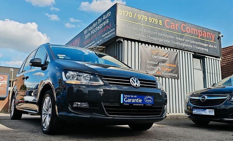Grau Gebraucht 2017 VW Sharan Van / Kleinbus | 21.799 € (Etwas zu teuer) - Bild 1/4