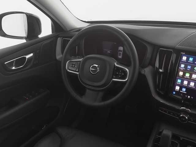 Gebraucht Volvo XC60 Plus 197 PS (144 kW) 2023 Onyx black / SUV