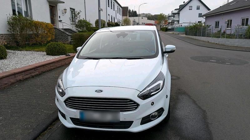 Usata Ford S-MAX 179 CV (131 kW) 2019 Bianco Monovolume