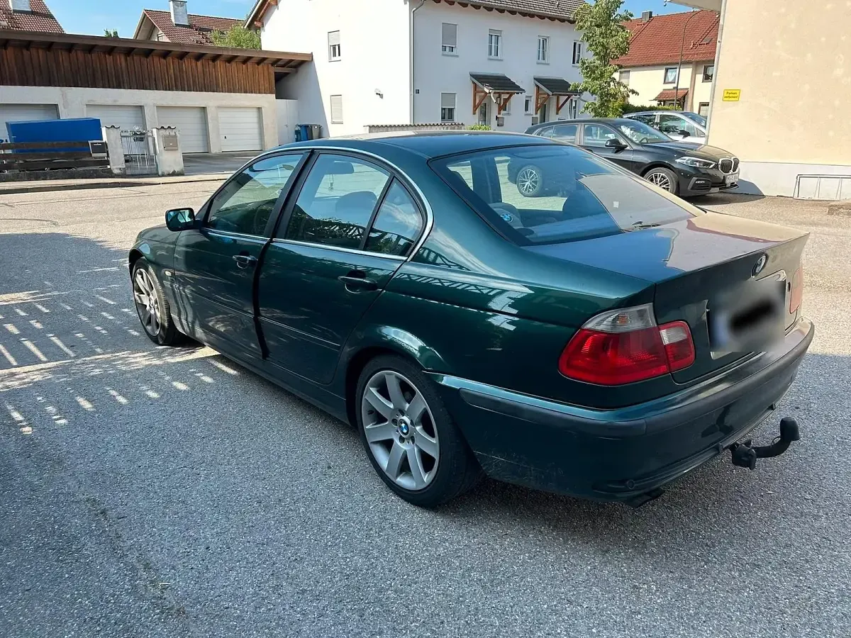 Używany BMW 320 170 KM (125 kW) 1999 Zielony Sedan/Limuzyna