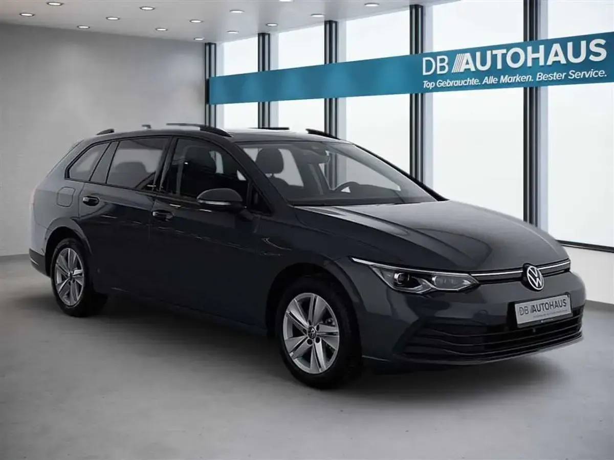Gebraucht VW Golf VIII Life 150 PS (110 kW) 2024 Grau Kombi