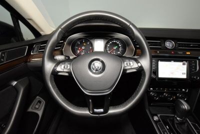 Gebraucht VW Passat Comfortline 190 PS (139 kW) 2016 Blau metallic Kombi