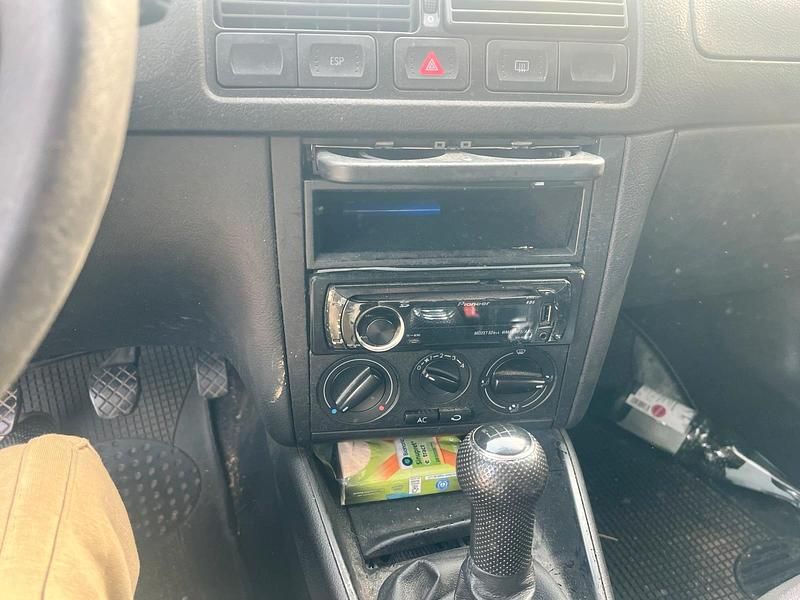 Gebraucht VW Golf IV 74 PS (54 kW) 2002 Weiß Kombi