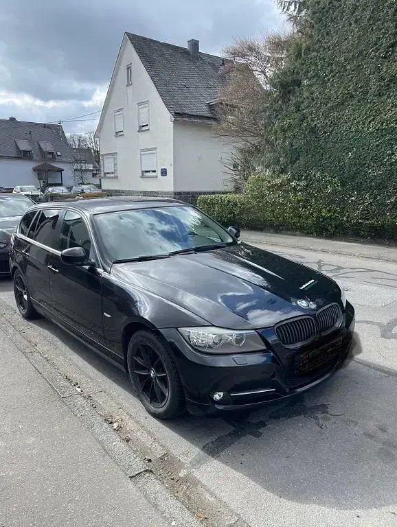 Second-hand BMW 320 184 CP (135 kW) 2011 Negru Break