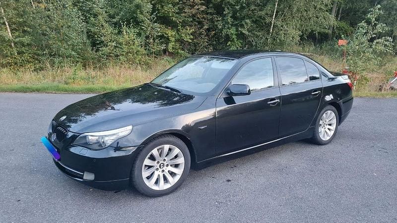 Schwarz Gebraucht 2007 BMW 525 Limousine | 5.700 € (Fairer Preis) - Bild 1/4