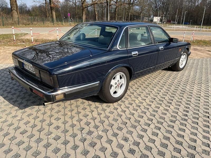 Używany Jaguar MK II S 222 KM (163 kW) 1994 Niebieski Sedan/Limuzyna