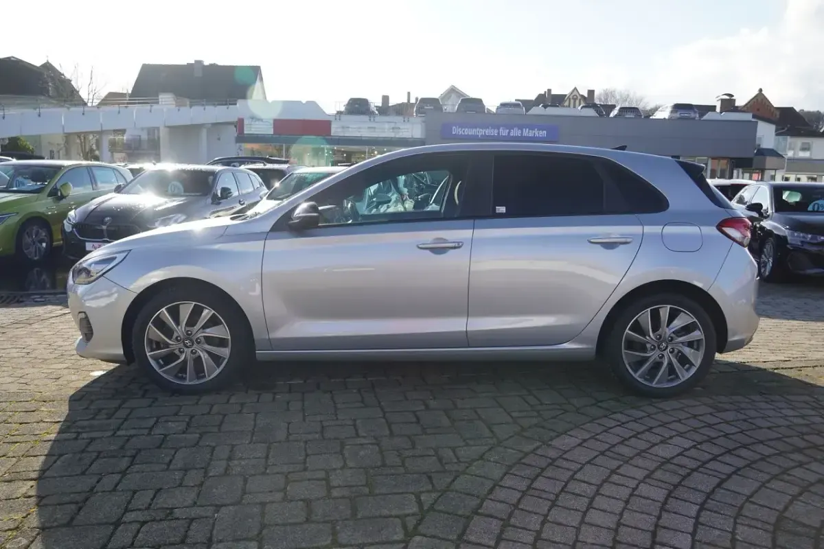 Gebraucht Hyundai i30 Passion Plus 140 PS (102 kW) 2017 Blau Kombi