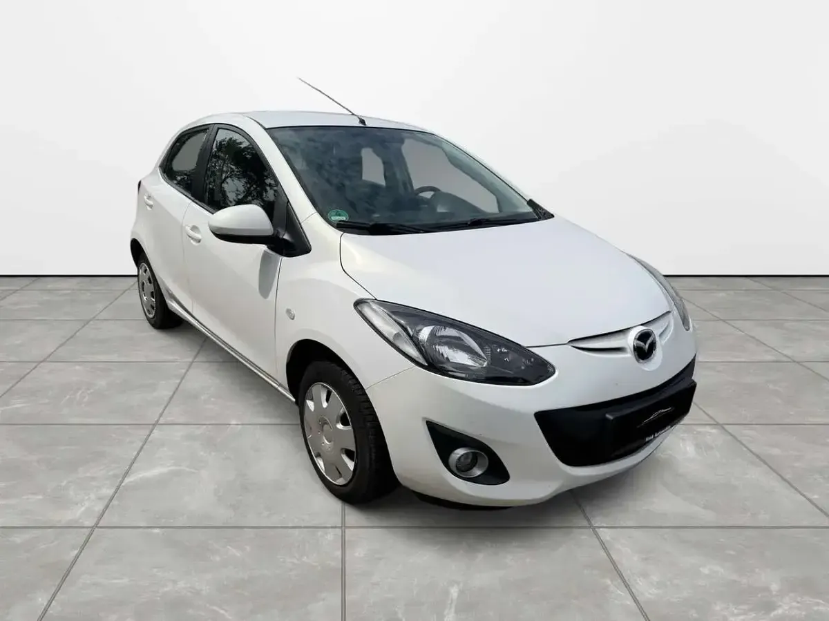 Gebraucht Mazda 2 Center-Line 102 PS (75 kW) 2011 Arachneweiß metallic Kleinwagen