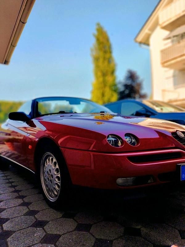 Rot Gebraucht 1997 Alfa Romeo Spider Cabrio | 4.700 € (Fairer Preis) - Bild 1/4