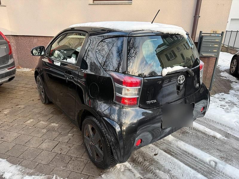 Gebraucht Toyota iQ 68 PS (50 kW) 2009 Schwarz Kleinwagen