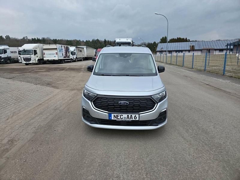 Gebraucht Ford Tourneo Connect Titanium 122 PS (89 kW) 2022 Silber Van / Kleinbus