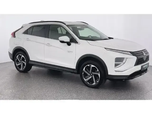 Używany Mitsubishi Eclipse Cross Basis 188 KM (138 kW) 2022 Biały SUV