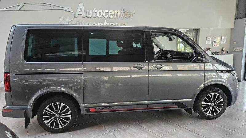 Usado VW Multivan 150 HP (110 kW) 2020 Cinzento