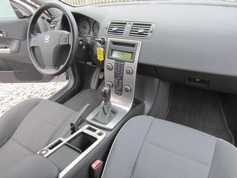 Gebraucht Volvo C30 Kinetic 145 PS (106 kW) 2009 Silver (metallic) Kleinwagen