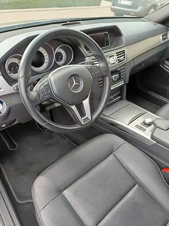 Gebraucht Mercedes E200 Avantgarde 184 PS (135 kW) 2013 Silber Limousine