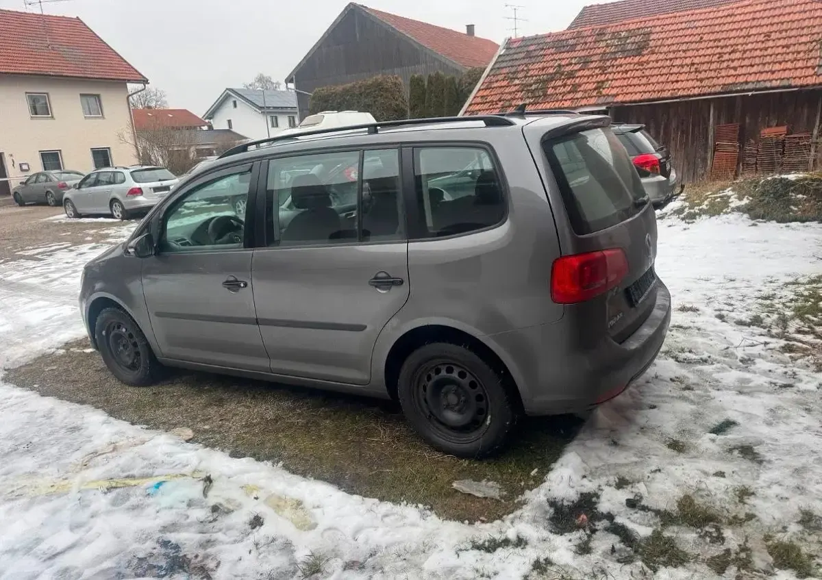 Gebraucht VW Touran 2014 Silber Van / Kleinbus
