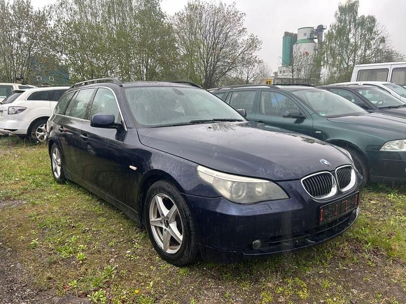 Gebraucht BMW 525 Sport Line 177 PS (130 kW) 2004 Blau Kombi