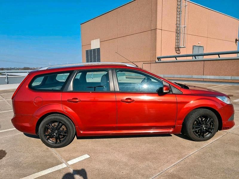 Second-hand Ford Focus 109 CP (80 kW) 2008 Portocaliu Break