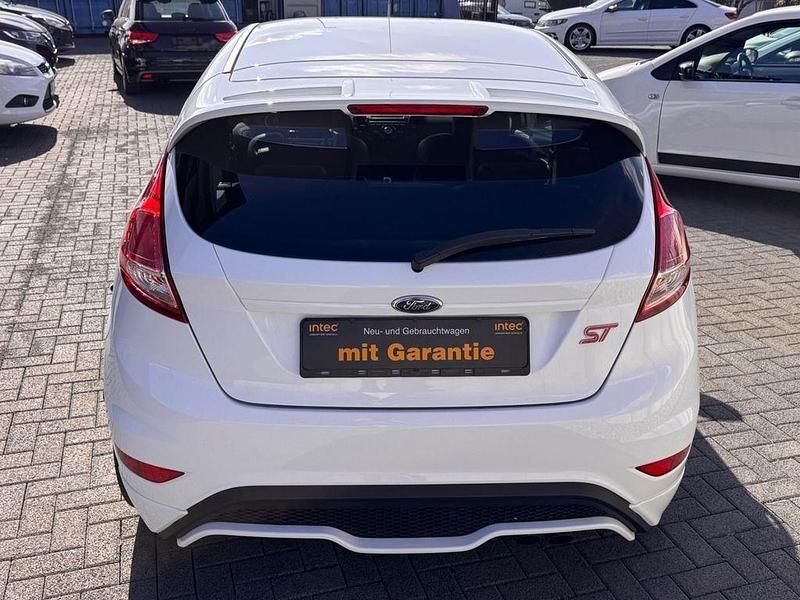 Gebraucht Ford Fiesta Performance Edition 182 PS (133 kW) 2014 Weiß Kleinwagen