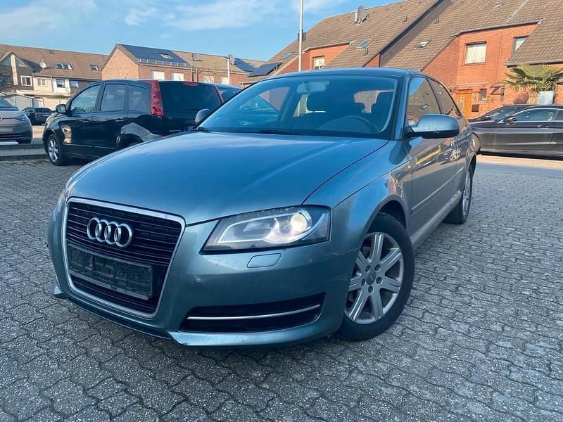 Gebraucht Audi A3 105 PS (77 kW) 2011 Grau Kleinwagen