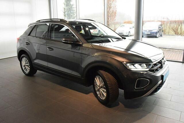 Gebraucht VW T-Roc Life 116 PS (85 kW) 2024 Polsterfarbe: schwarz SUV
