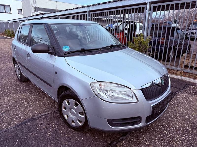 Gebraucht Skoda Fabia Classic 60 PS (44 kW) 2009 Silber Limousine