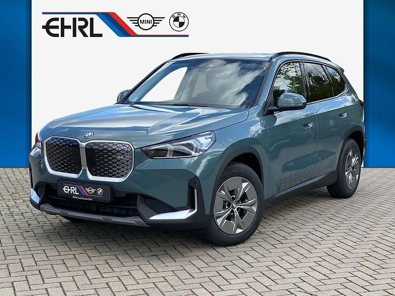 Grün Neu 2025 BMW iX1 Performance SUV | 40.940 € (Superpreis) - Bild 1/4