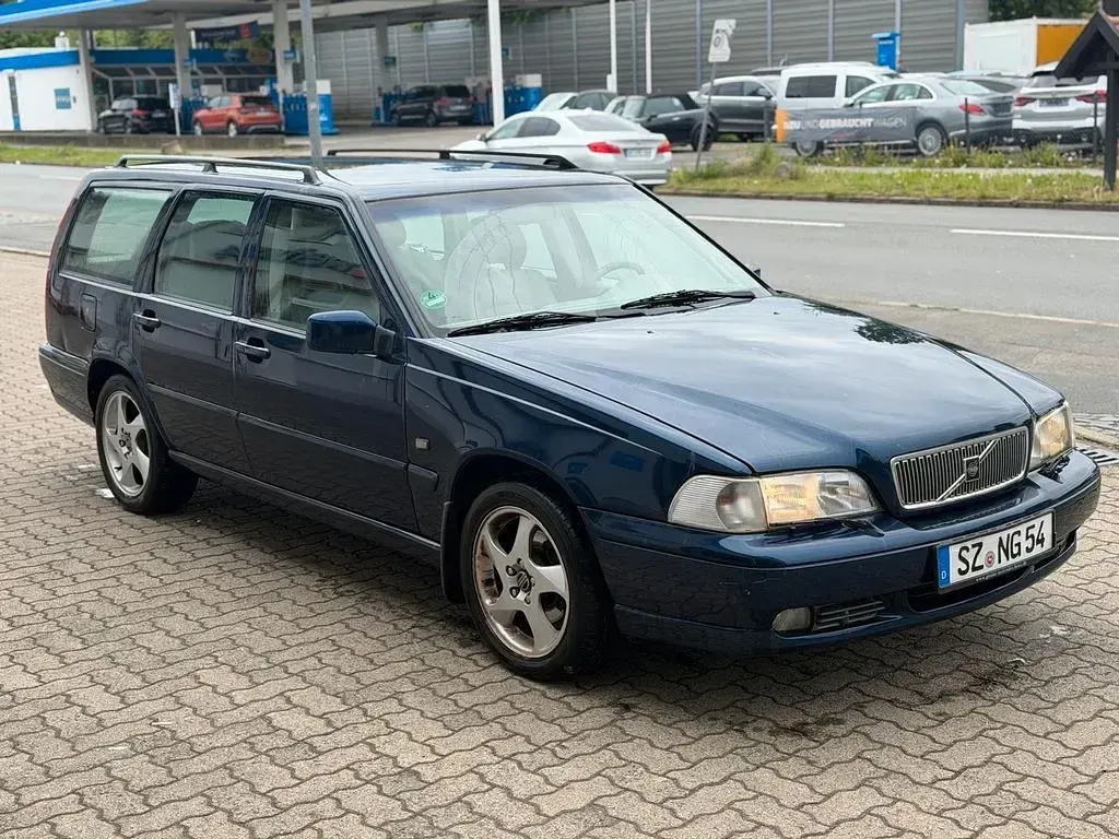 Usata Volvo V70 144 CV (105 kW) 1998 Blu Station wagon
