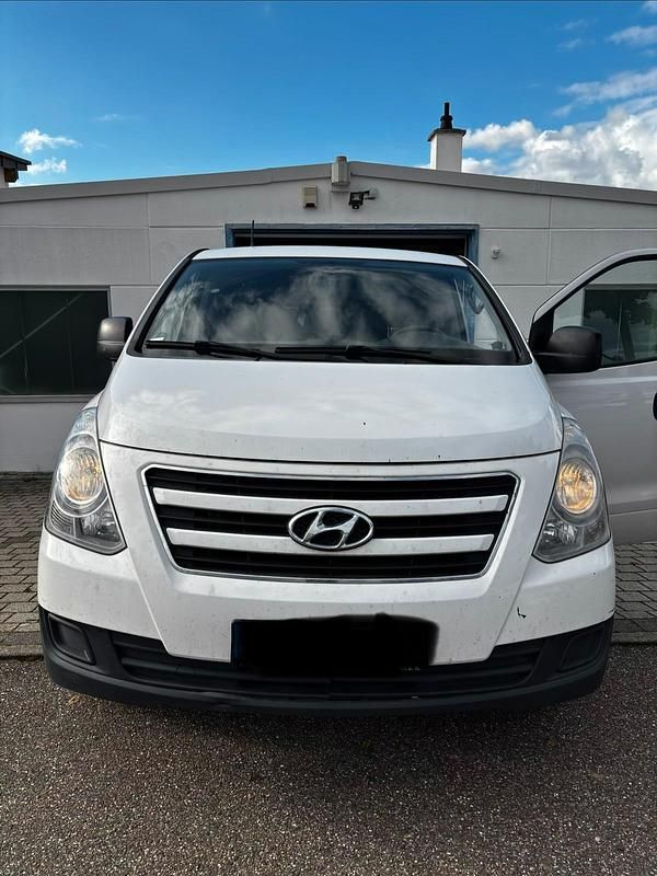 Gebraucht Hyundai H-1 136 PS (100 kW) 2014 Weiß Van / Kleinbus