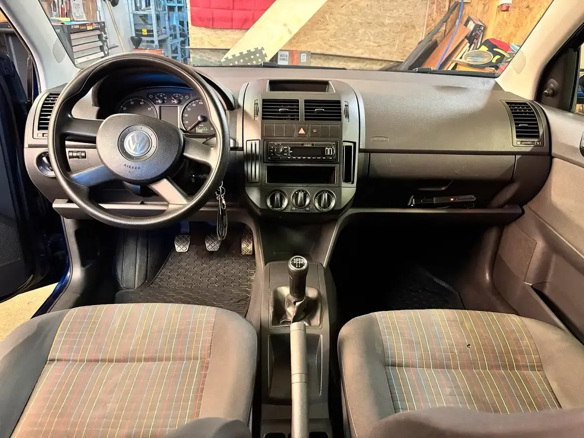 Gebraucht VW Polo 64 PS (47 kW) 2005 Blau Kleinwagen