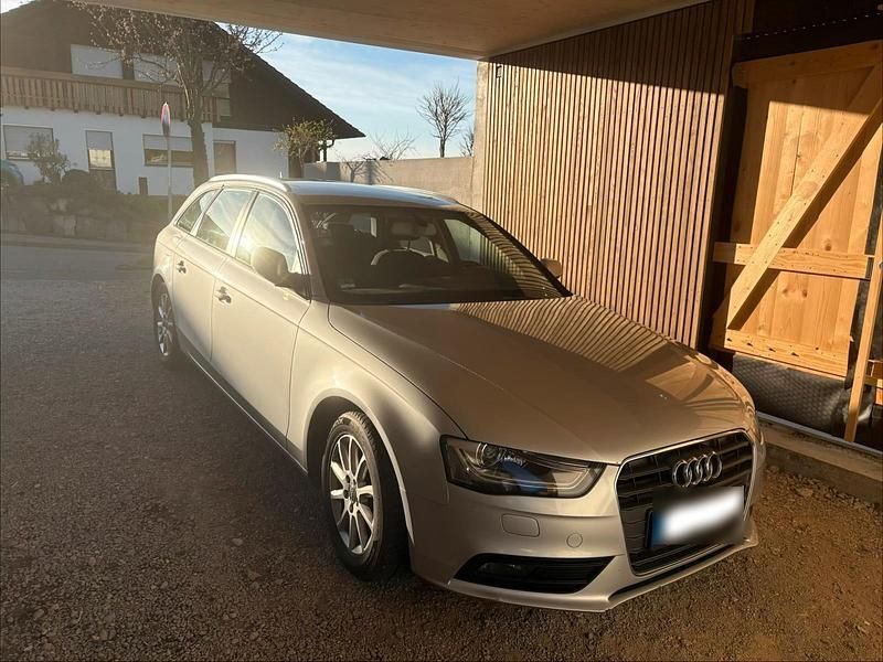 Gebraucht Audi A4 150 PS (110 kW) 2013 Silber Kombi