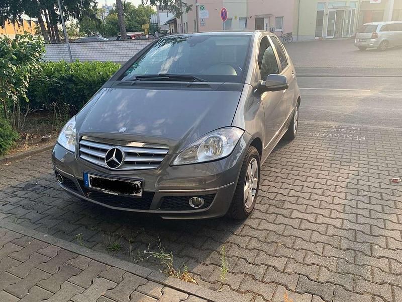 Gebraucht 2011 Mercedes A160 Limousine | 2.900 € (Guter Preis) - Bild 1/4