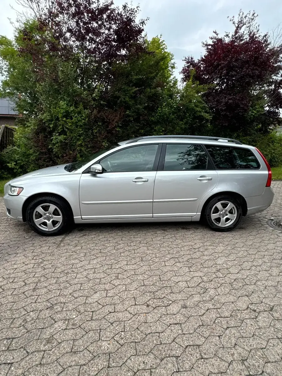 Gebraucht Volvo V50 125 PS (91 kW) 2008 Silber Kombi